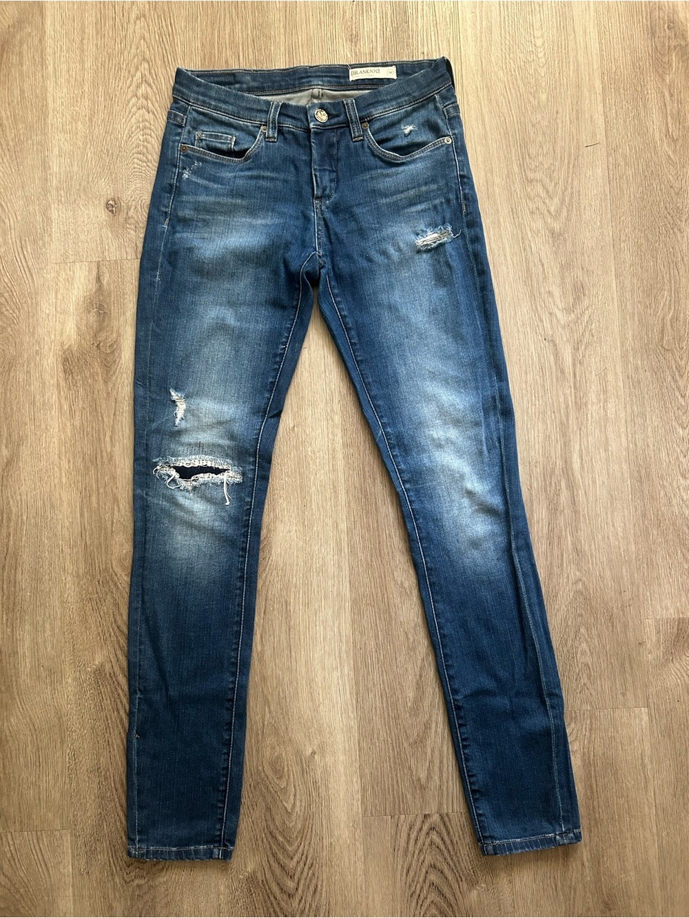 [BLANKNYC] "Skinny Classique" Distressed Jeans